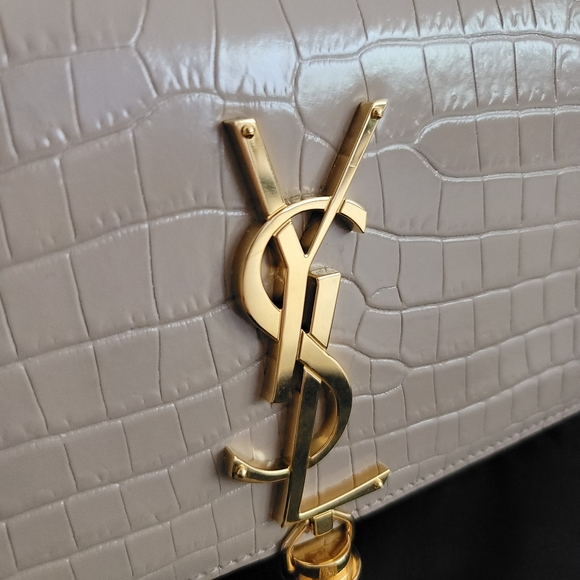 Saint Laurent -KATE SMALL CHAIN BAG WITH TASSEL IN CROCODILE-EMBOSSED - Picture 3 of 8